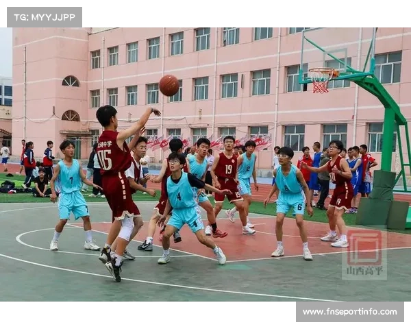 通讯:中学生篮球赛展现拼搏精神,校领导肯定育人成果 通讯:中学生篮球赛展现拼搏精神,校领导肯定育人成果